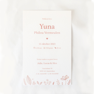Geboortekaartje Yuna met bloemetjes en plantjes, voor de geboorte van een meisje - van Kikker & Prins